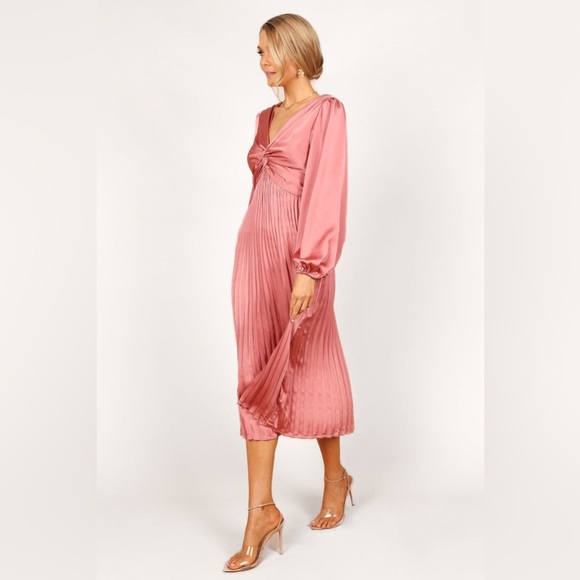 PETAL & PUP NOELLE TWIST FRONT PLEATED MIDI DRESS - BLUSH B1486 - Picture 4 of 8